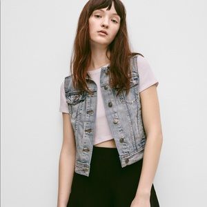 Aritzia Jean Vest ✨
